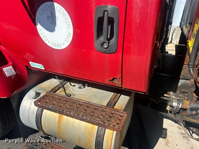 image for item FC5229 2011 International WorkStar 7300 dump truck