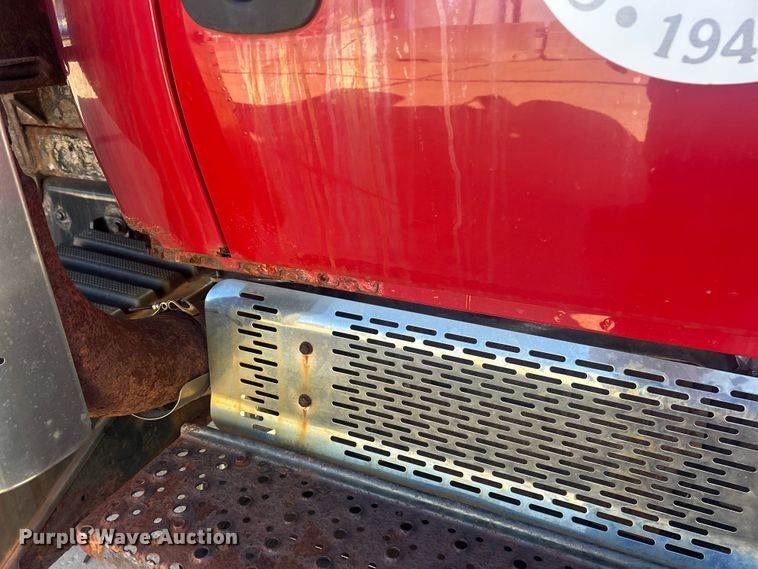 image for item FC5229 2011 International WorkStar 7300 dump truck