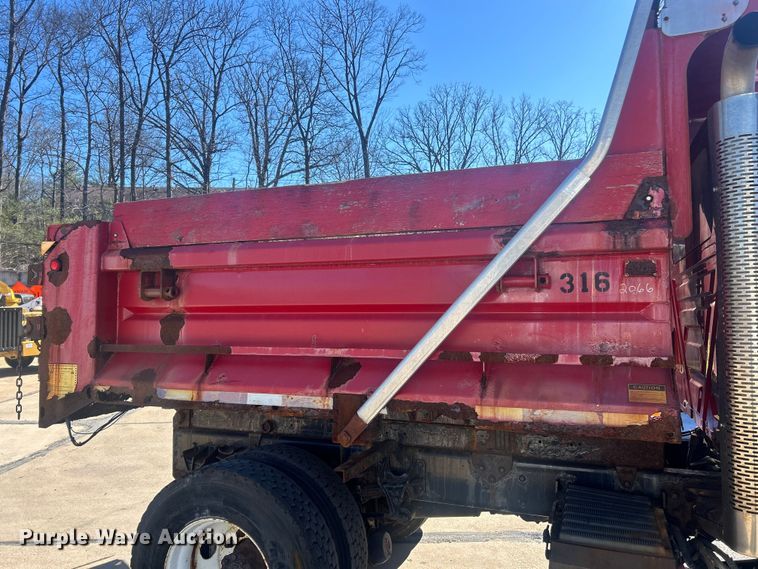 image for item FC5229 2011 International WorkStar 7300 dump truck