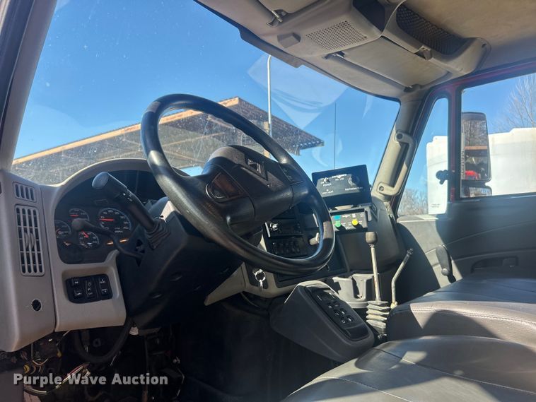 image for item FC5229 2011 International WorkStar 7300 dump truck