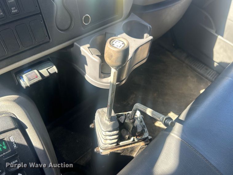 image for item FC5229 2011 International WorkStar 7300 dump truck