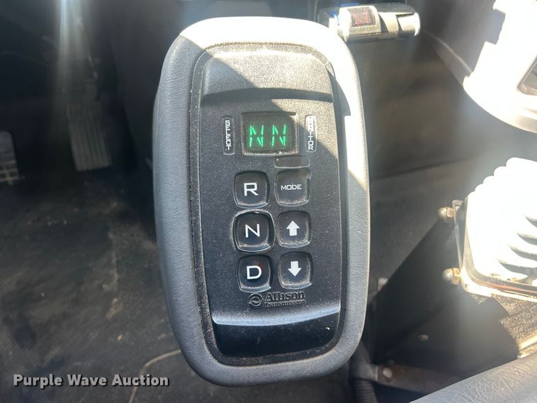 image for item FC5229 2011 International WorkStar 7300 dump truck