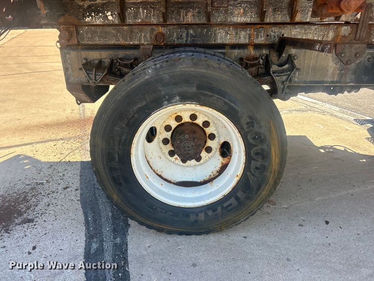 image for item FC5229 2011 International WorkStar 7300 dump truck