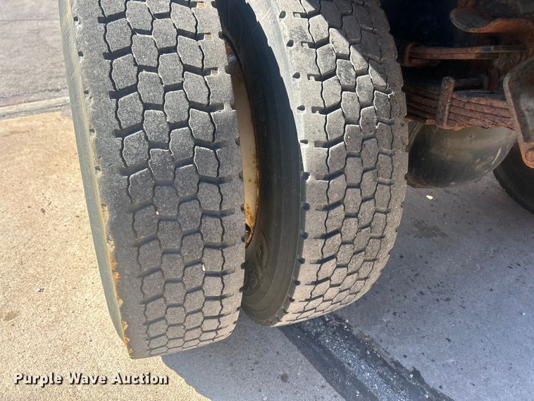 image for item FC5229 2011 International WorkStar 7300 dump truck