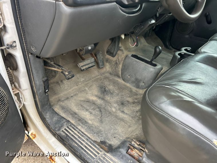 image for item FC5236 2005 Chevrolet Silverado 2500HD Crew Cab pickup truck