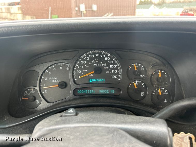 image for item FC5236 2005 Chevrolet Silverado 2500HD Crew Cab pickup truck