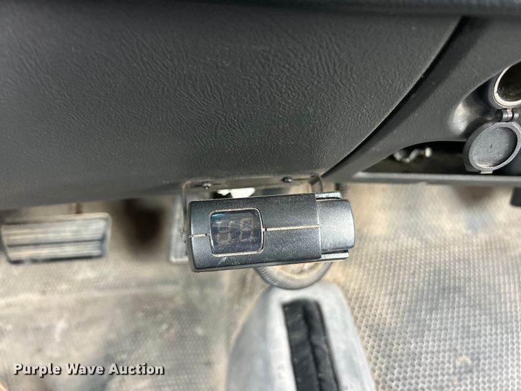 image for item FC5236 2005 Chevrolet Silverado 2500HD Crew Cab pickup truck