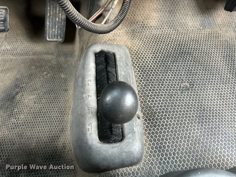 image for item FC5236 2005 Chevrolet Silverado 2500HD Crew Cab pickup truck