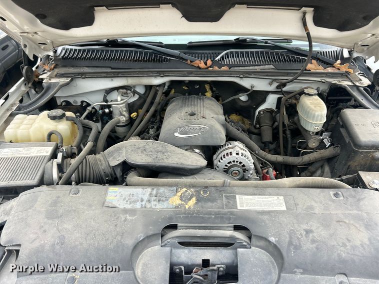 image for item FC5236 2005 Chevrolet Silverado 2500HD Crew Cab pickup truck