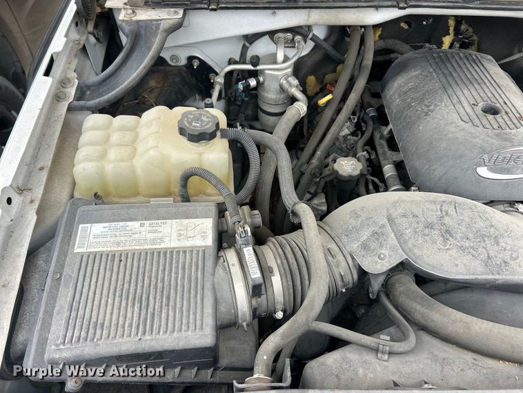 image for item FC5236 2005 Chevrolet Silverado 2500HD Crew Cab pickup truck