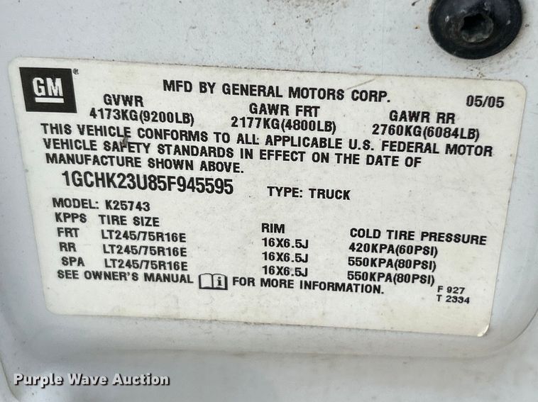 image for item FC5236 2005 Chevrolet Silverado 2500HD Crew Cab pickup truck