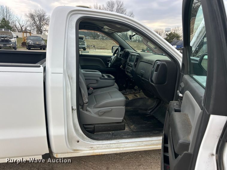 image for item FC5238 2016 Chevrolet Silverado 1500 pickup truck