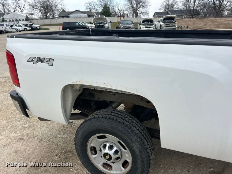 image for item FC5240 2014 Chevrolet Silverado 2500HD pickup truck