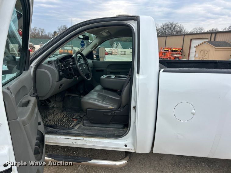 image for item FC5240 2014 Chevrolet Silverado 2500HD pickup truck