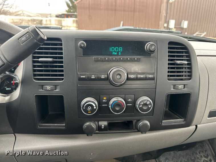 image for item FC5240 2014 Chevrolet Silverado 2500HD pickup truck