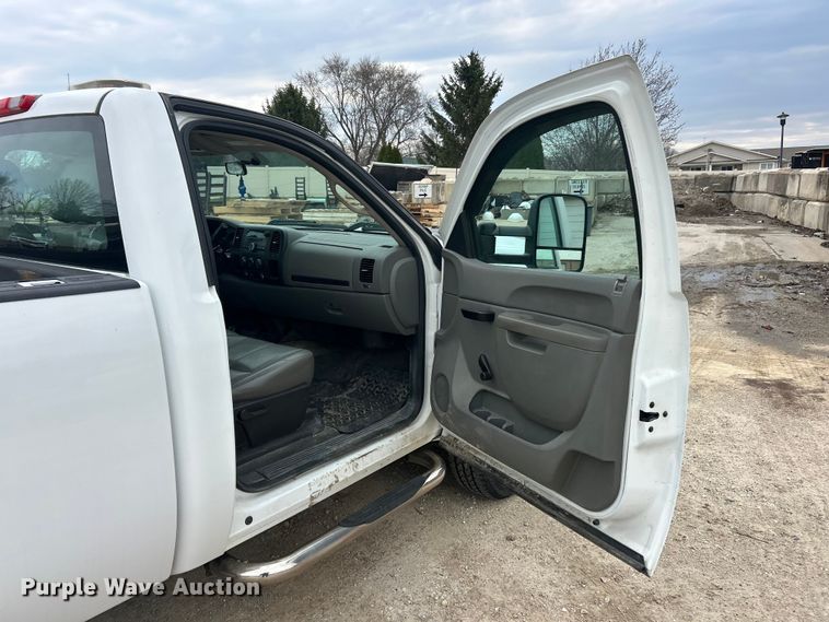 image for item FC5240 2014 Chevrolet Silverado 2500HD pickup truck