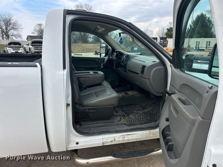 image for item FC5240 2014 Chevrolet Silverado 2500HD pickup truck