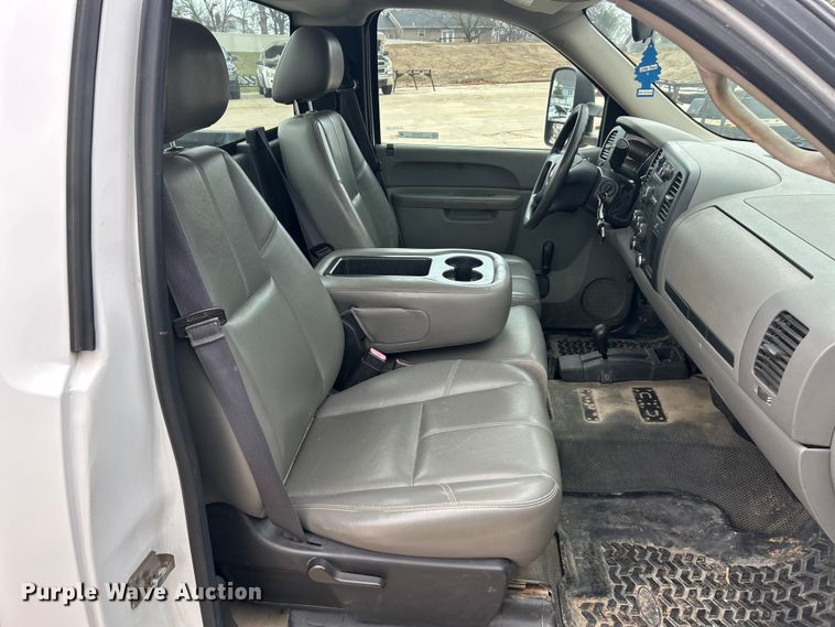 image for item FC5240 2014 Chevrolet Silverado 2500HD pickup truck