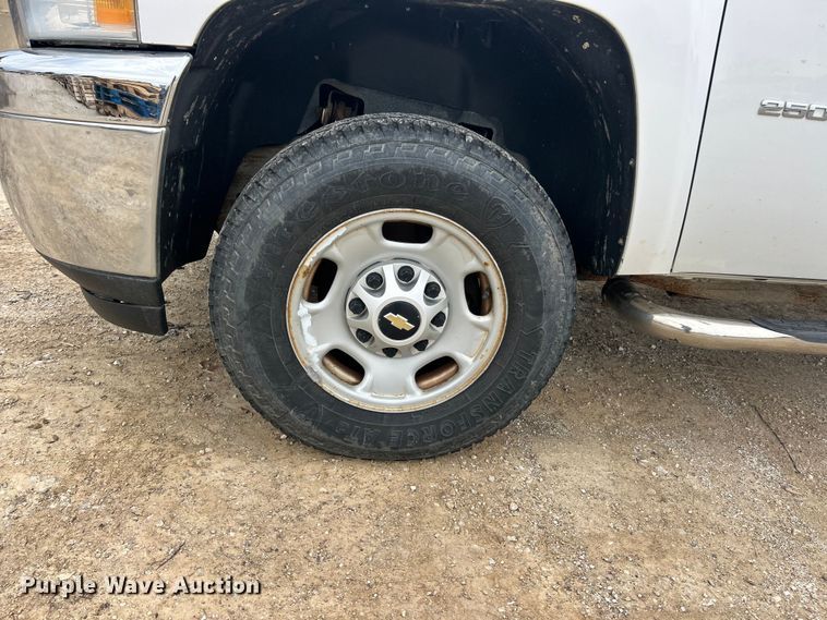 image for item FC5240 2014 Chevrolet Silverado 2500HD pickup truck