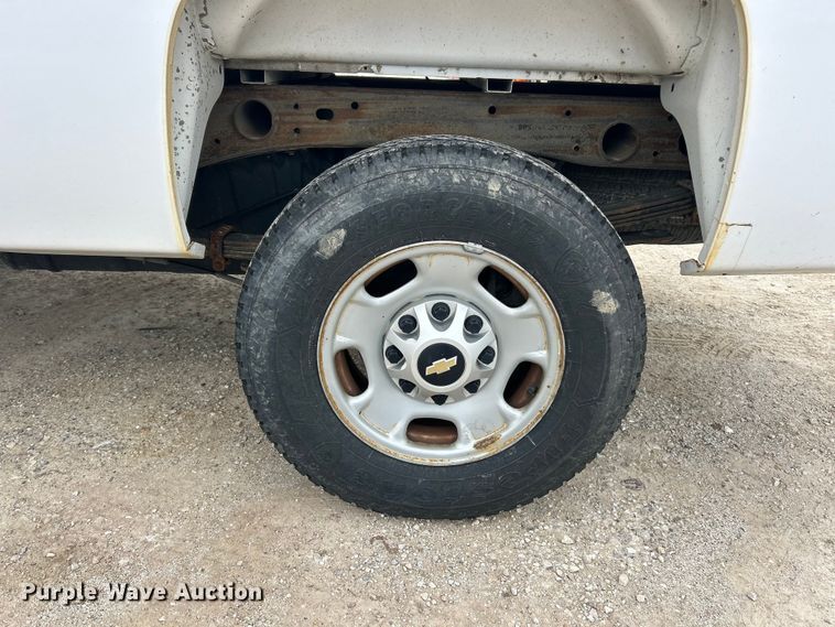 image for item FC5240 2014 Chevrolet Silverado 2500HD pickup truck