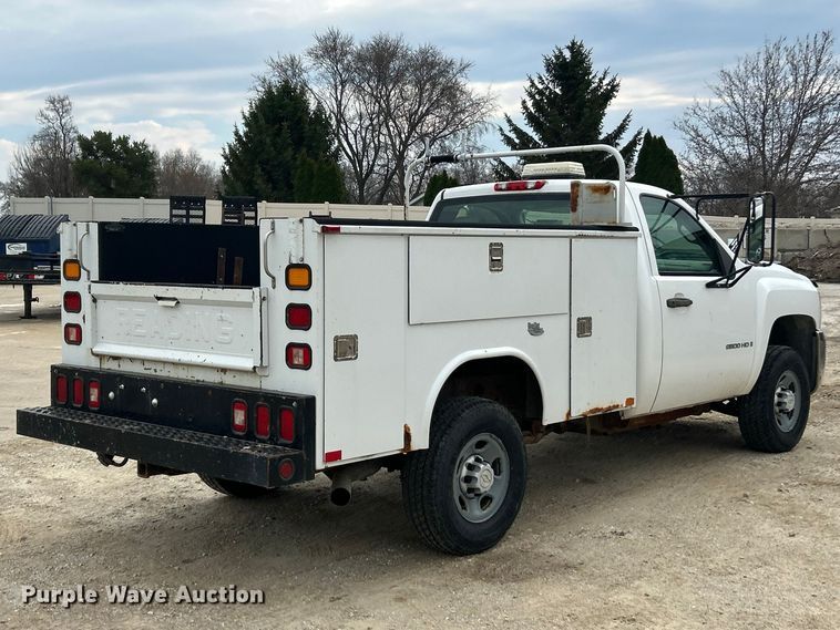 image for item FC5241 2007 Chevrolet Silverado 2500HD utility bed pickup truck