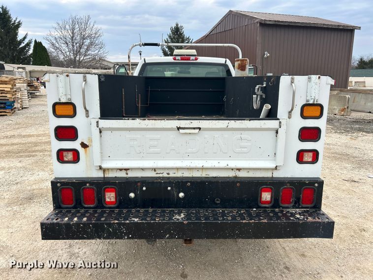 image for item FC5241 2007 Chevrolet Silverado 2500HD utility bed pickup truck