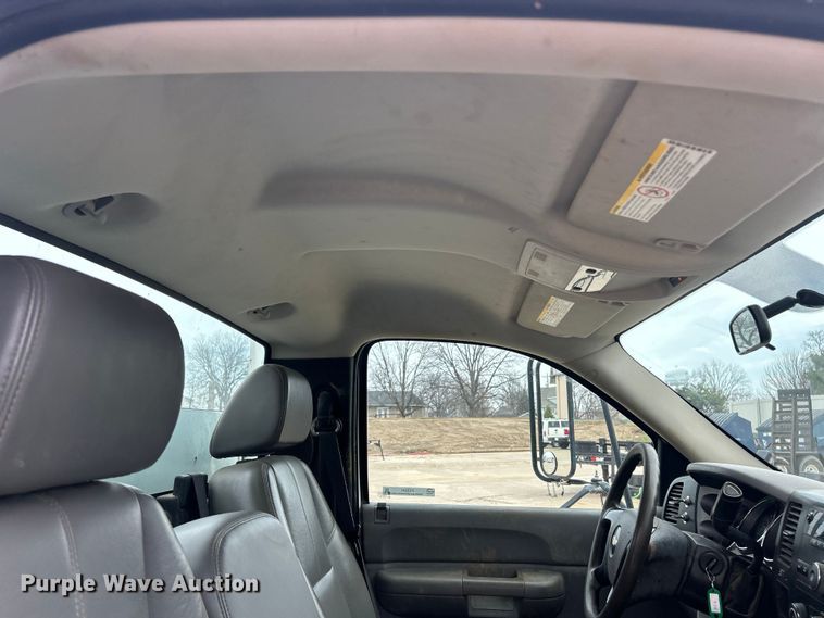 image for item FC5241 2007 Chevrolet Silverado 2500HD utility bed pickup truck