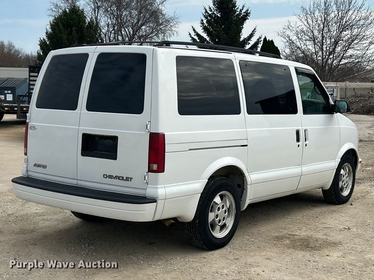 image for item FC5246 2003 Chevrolet Astro  van