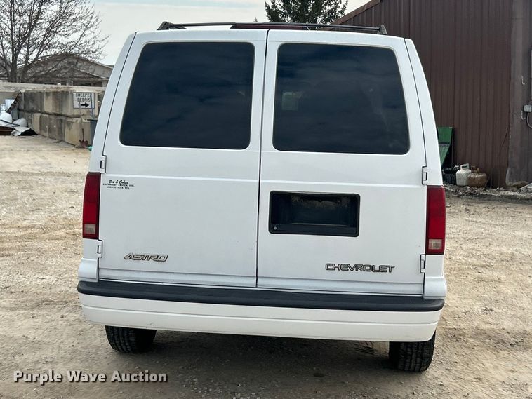 image for item FC5246 2003 Chevrolet Astro  van