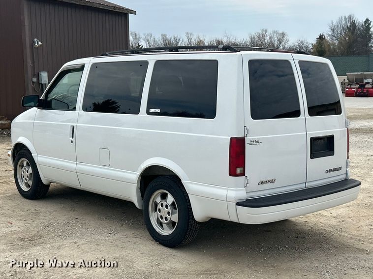 image for item FC5246 2003 Chevrolet Astro  van