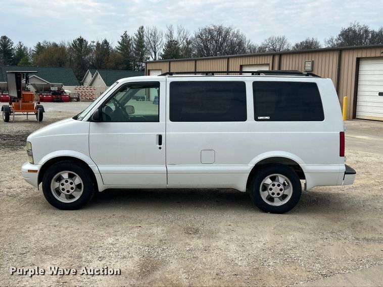 image for item FC5246 2003 Chevrolet Astro  van