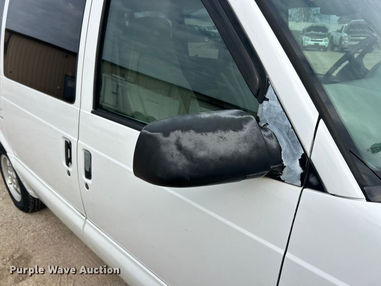 image for item FC5246 2003 Chevrolet Astro  van