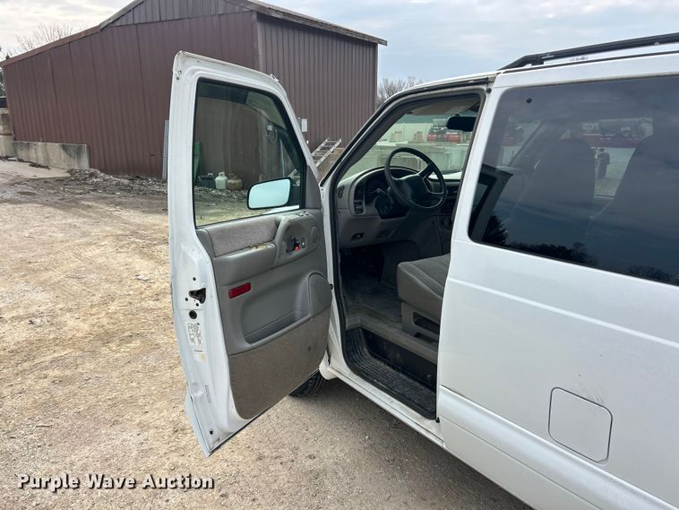 image for item FC5246 2003 Chevrolet Astro  van