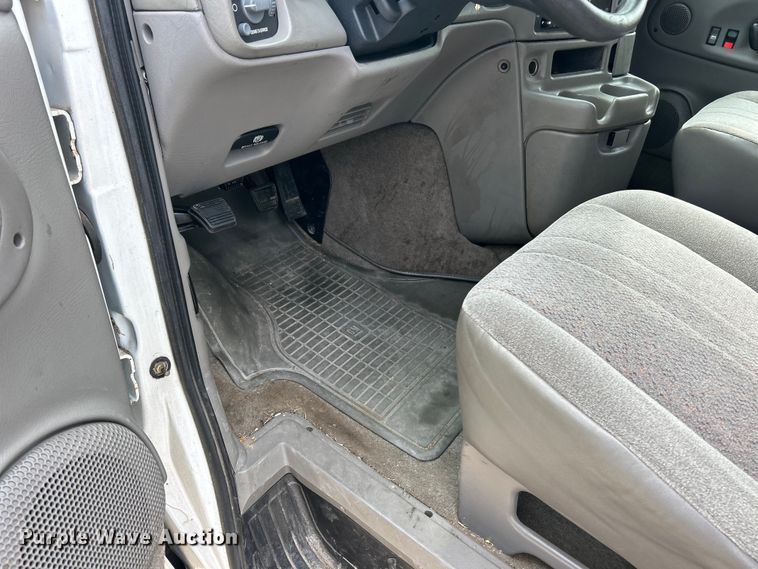 image for item FC5246 2003 Chevrolet Astro  van