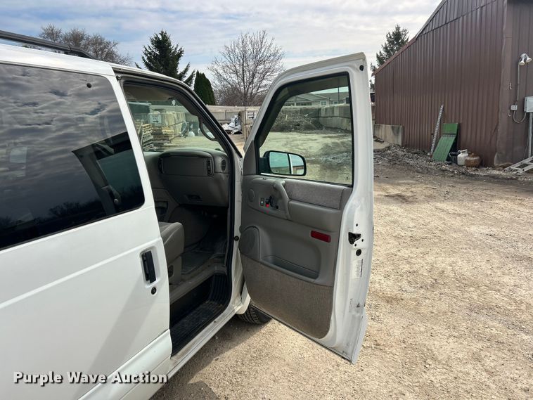 image for item FC5246 2003 Chevrolet Astro  van