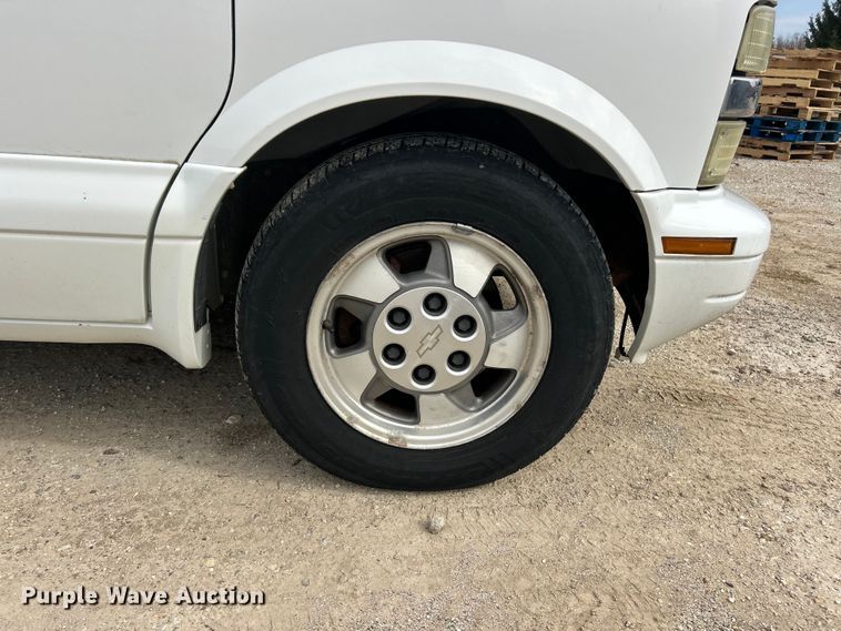 image for item FC5246 2003 Chevrolet Astro  van