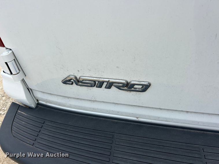 image for item FC5246 2003 Chevrolet Astro  van