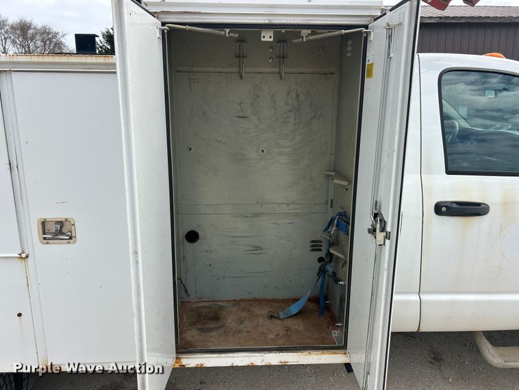 image for item FC5250 2009 Dodge Ram 5500  utility / service truck