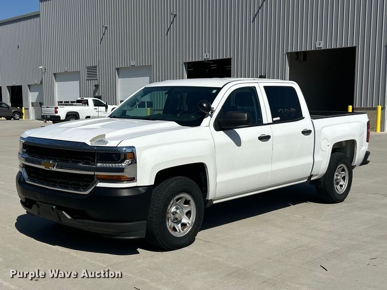 image for item FC5251 2018 Chevrolet Silverado 1500 Crew Cab pickup truck