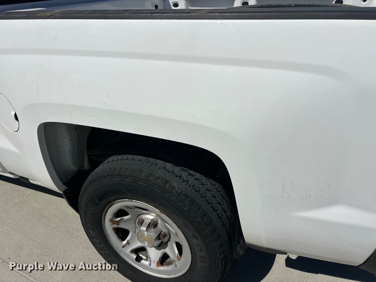 image for item FC5251 2018 Chevrolet Silverado 1500 Crew Cab pickup truck