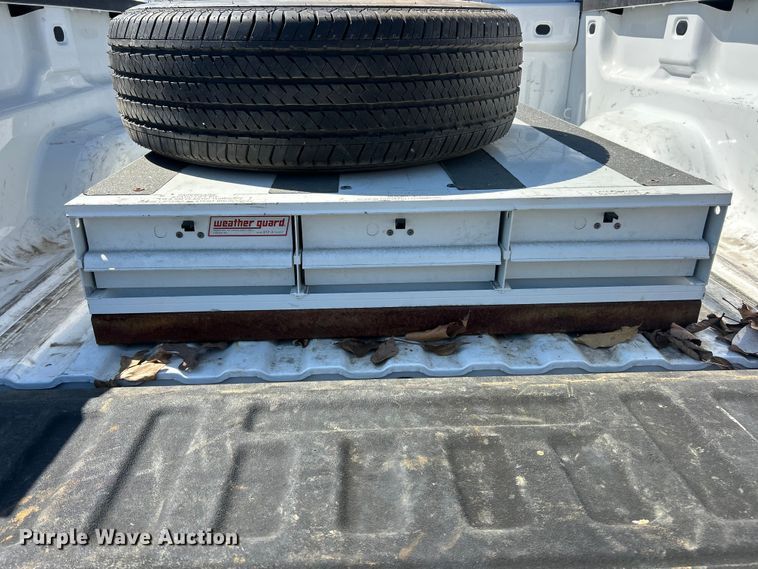 image for item FC5251 2018 Chevrolet Silverado 1500 Crew Cab pickup truck