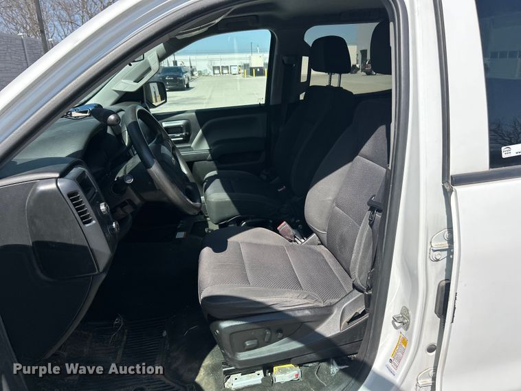 image for item FC5251 2018 Chevrolet Silverado 1500 Crew Cab pickup truck