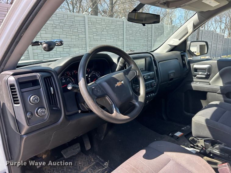 image for item FC5251 2018 Chevrolet Silverado 1500 Crew Cab pickup truck