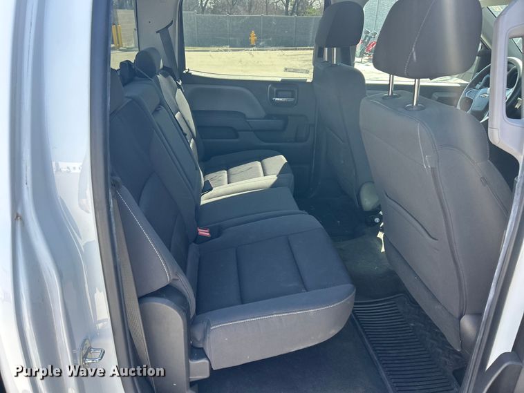 image for item FC5251 2018 Chevrolet Silverado 1500 Crew Cab pickup truck