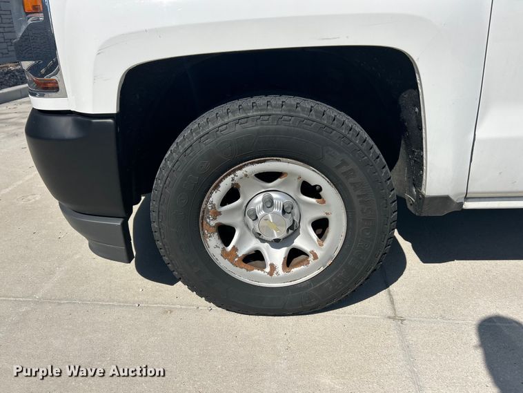 image for item FC5251 2018 Chevrolet Silverado 1500 Crew Cab pickup truck