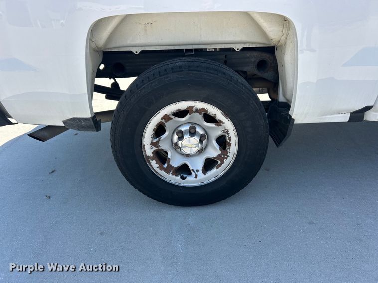 image for item FC5251 2018 Chevrolet Silverado 1500 Crew Cab pickup truck