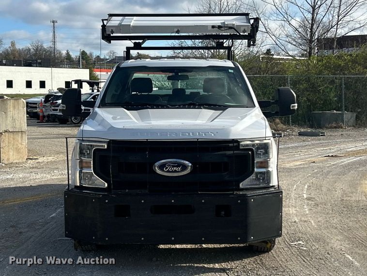 image for item FC5258 2020 Ford F350 Super Duty Ext. Cab utility bed pickup truck