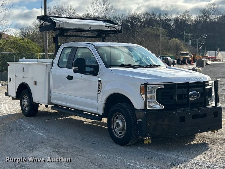 image for item FC5258 2020 Ford F350 Super Duty Ext. Cab utility bed pickup truck