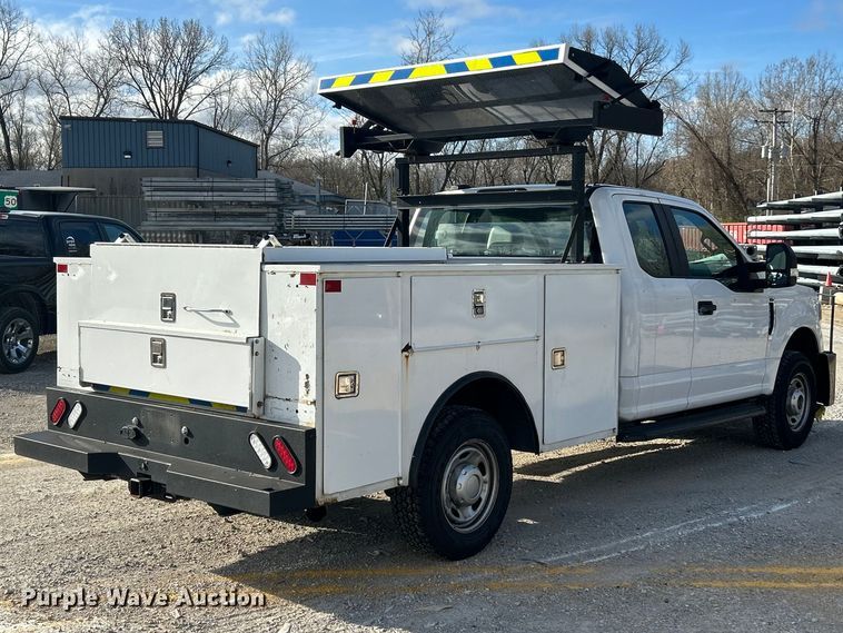 image for item FC5258 2020 Ford F350 Super Duty Ext. Cab utility bed pickup truck