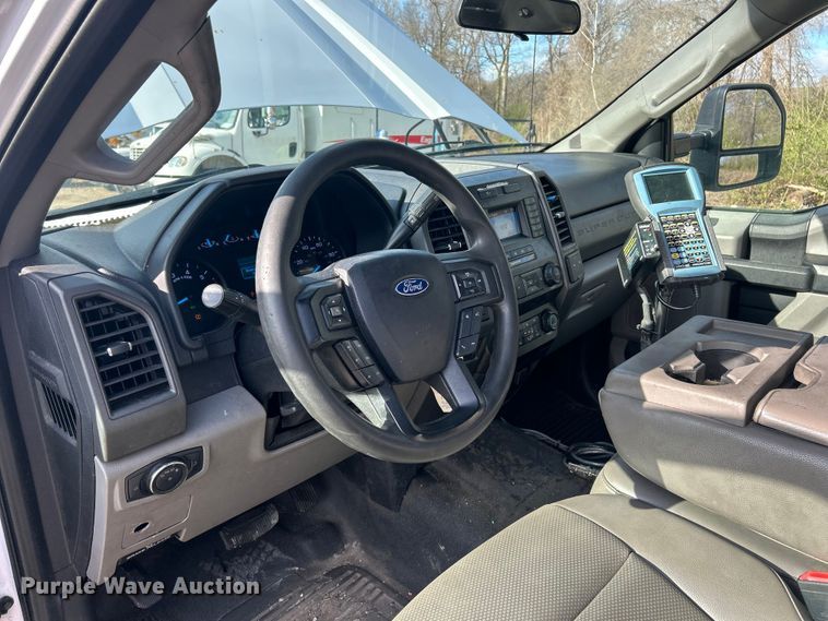 image for item FC5258 2020 Ford F350 Super Duty Ext. Cab utility bed pickup truck